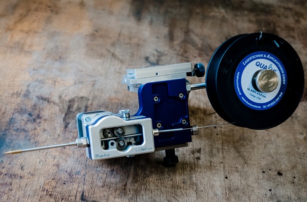 Ansicht automatischer Drahtvorschub LAfet duplex mit Laserdraht-Spule.